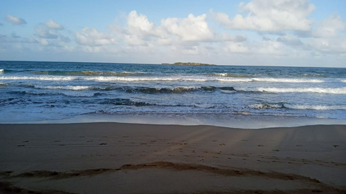 El Limón, Terreno Frente A La Playa