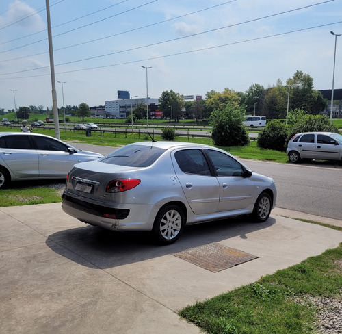 Peugeot 207 1.4 Sedan Hdi Xt