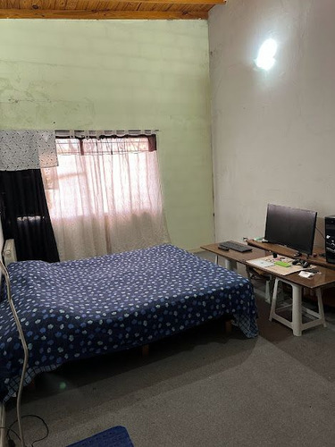 Casa En Venta De 7 Dormitorios C/ Cochera En Floresta