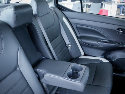 Imagem 11 de 14 de Nissan Versa Exclusive 1.6 (flex) (aut)