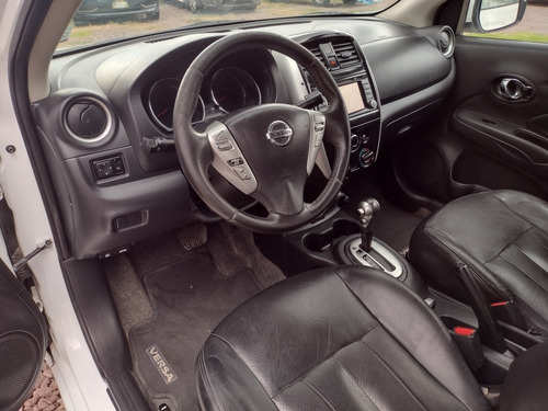 Imagen 8 de 14 de Nissan Versa 2018 1.6 Exclusive Navi At