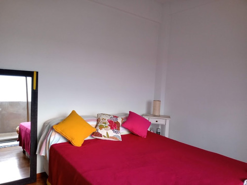 Departamento De Dos Ambientes Con Balcon Al Frente