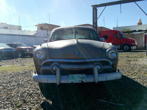 Imagen 11 de 15 de Ford Custom Sedan