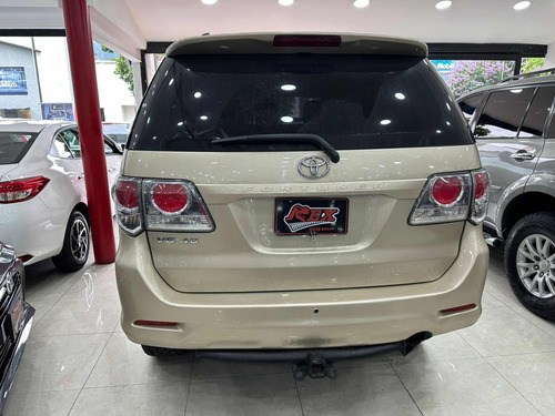 Imagen 11 de 13 de Toyota Fortuner Sr