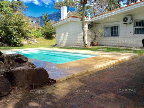 Imagen 2 de 12 de Alquiler Chalet Mansa Con Piscina Parquizado