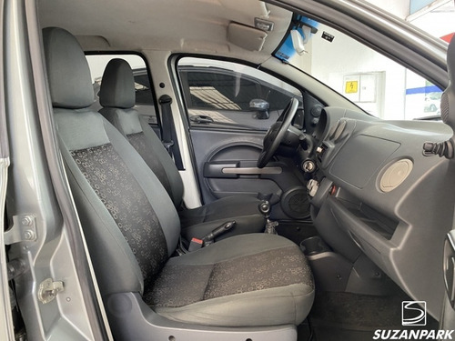 Imagem 11 de 14 de Fiat Uno Vivace 1.0 2012