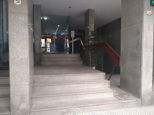 Imagen 16 de 21 de Oficina En Tribunales. Apto Vivienda