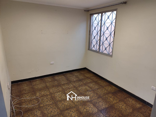 Casa En Venta De 4 Dorm. En La Florida