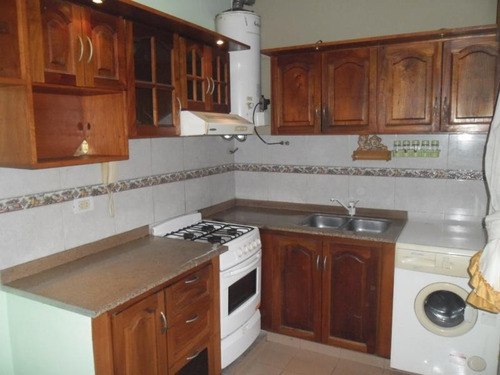 Casa Alquiler 2 Dormitorios 1 Baño 1 Patio 300 Mts 2 - Villa Elvira