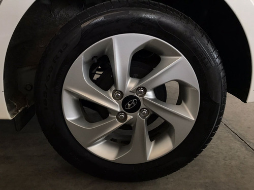Imagem 4 de 12 de Hyundai Hb20 Premium Automático