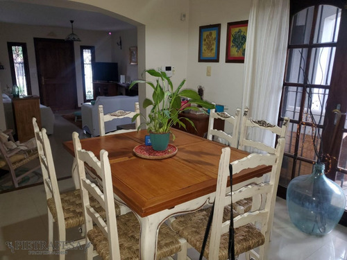 Imagen 5 de 22 de Casa En Venta, 4 Dormitorios, 2 Baños, Gran Fondo, Garaje, Verona, Carrasco Norte.