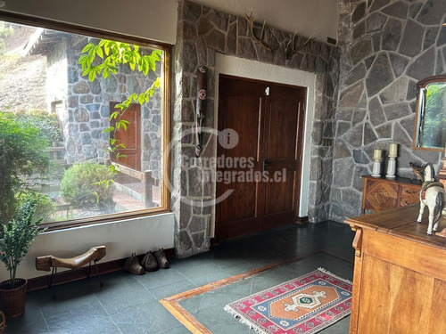 Casa En Venta De 3 Dorm. En Lo Barnechea Arrayán