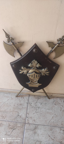 Escudo De Armas , Bronce Y Madera.
