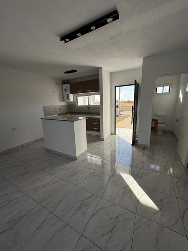 Excelente Duplex De 2 Habitaciones En Venta - Cuesta De Manantiales
