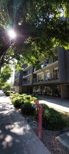 Venta Depto. En Primer Piso. Excelente Ubicación En Ñuñoa