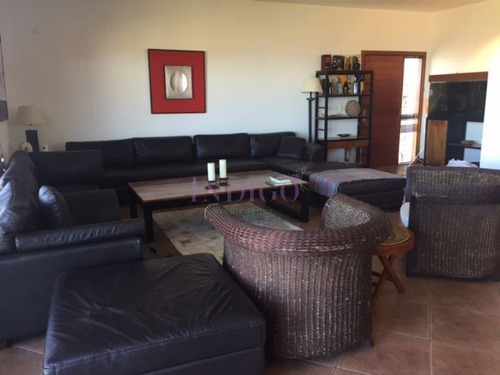 Imagen 4 de 11 de Casa En Venta En El Cultural Manantiales De 3 Dormitorios Mas Dependencia De Servicio.