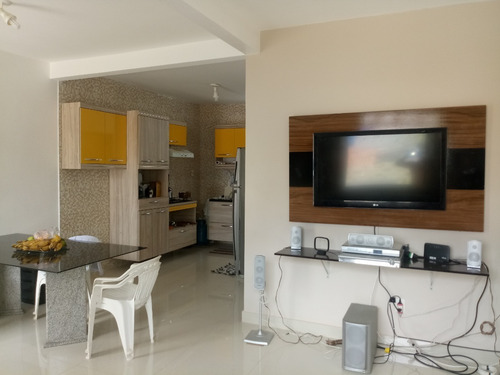 Apartamento 2/4 (1 Suite)