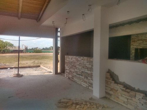 Imagen 21 de 21 de Un Barrio Cerrado Diferente! Granja, Arroyo, Piscinas, Deportes, Y Mucho Mas! Bajas Expensas!