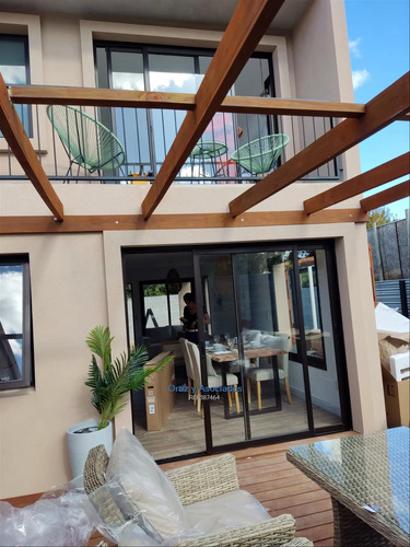 Venta Casa De 3 Dormitorios Y 2 Baños En Ciudad De La Costa