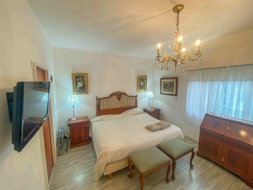 Imagen 4 de 25 de Venta Casa Caseros Centro 5 Amb Pileta 2 Cocheras