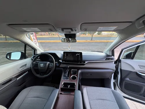Toyota Sienna 3.5 Le At