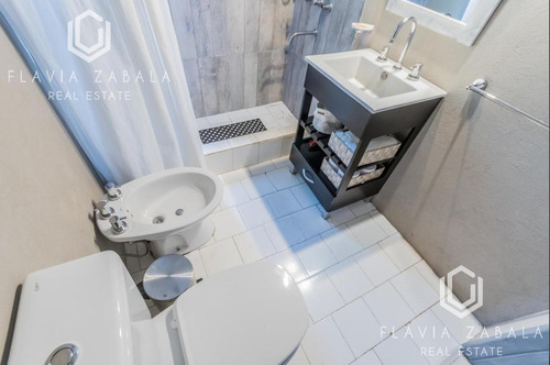 Venta Casa Tres Ambientes Con Pileta Y Jardín En Ituzaingo