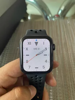 Apple Watch Series 5 44mm - Nike