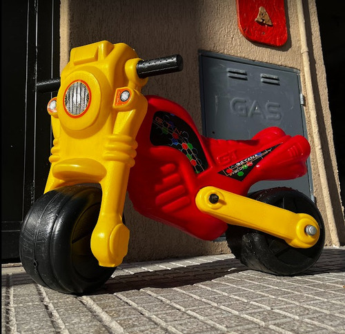 MiPong XR Andador Rojo Amarillo Gitana con bocina