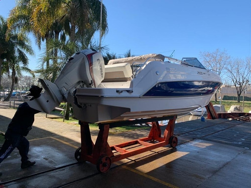 Quicksilver 2500 Lancha Cuddy