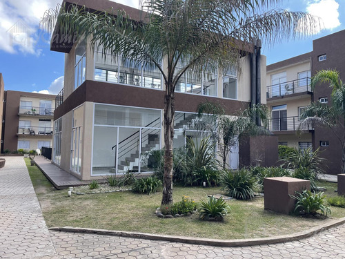 Departamento 2 Ambientes En Venta Y Alquiler Complejo Palmeras, Moreno