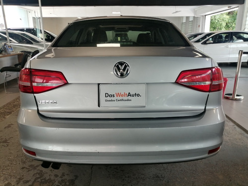 Imagen 5 de 10 de Vw Jetta Trendline Std. 2015