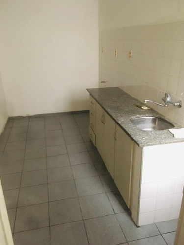 Alquiler Pocitos Depósito 60m2 Duplex Patio Garaje