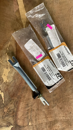Ajustador Balatas Trasero Derecho Chevy C1 C2 C3 94-12