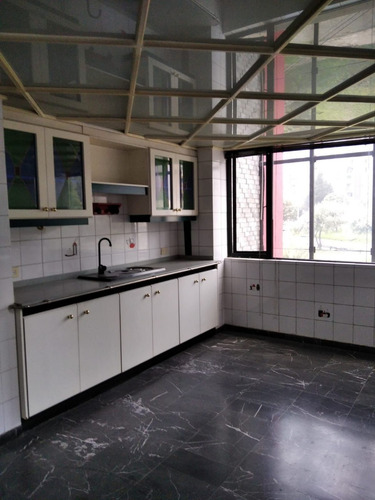 Imagen 3 de 12 de Vendo D Oportunidad Departamento 245 M2 $.880/m2.super Lujo Acabados Europa. El Bosque (bajo). Vistas Unicas. Seguridad. 2 Garages Cubiertos Y Bodega. Copropiedad 840 M2 Parque Privado Bbq . Y Mas...