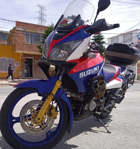 Vendo Moto V-strom Dl 1000 Modelo 2006 (no Permutas)