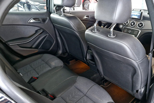 Mercedes-Benz Classe GLA 1.6 CGI STYLE 16V TURBO FLEX 4P AUTOMÁTICO