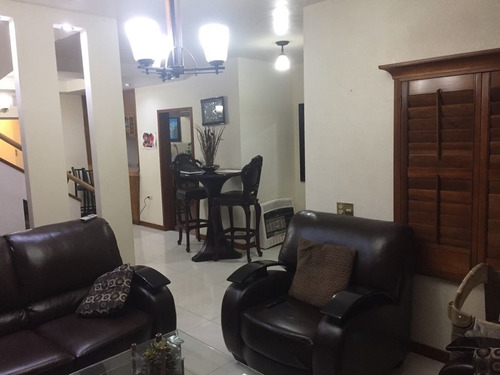 Imagen 1 de 23 de Cd Delicias, Chih. Casa En Venta De 300 Mts Cuadrados, Con Salon Para Fiestas Anexo Totalmente Equip