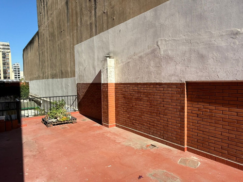 Alquiler Depto. 2 Ambientes Con Patio Exclusivo Y Balcón - Contrafrente - Recoleta