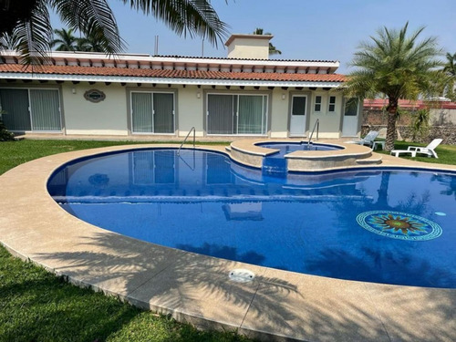 Residencia En Venta En Lomas De Cuernavaca En Paseo De La Reforma