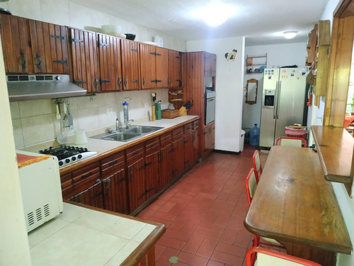 Imagen 10 de 25 de Venta De Casa En Los Chorros, Calle El Rosario, Municipio Secre