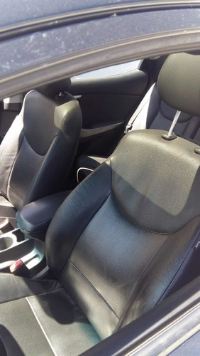 Hyundai Elantra 1.8 Gls 6at Seguridad Premium 2013
