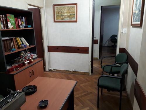 Imagen 2 de 14 de Oficina A La Venta En El Centro! 3 Amb Mas Recepción