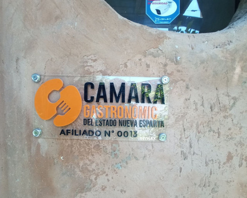 Club De Los Parrilleros, Calle Libertad De Los Robles, Maneiro, Con Tanque, Con Cerca Electrica