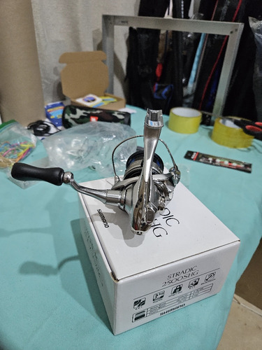 Carrete Spinning Shimano Stradic 2500shg Rel 6.0:1