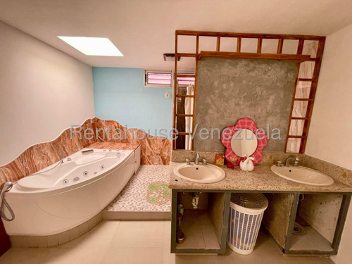 Moderna Casa En Venta Este De Barquisimeto. Urbanizacion Colinas Del Viento 25-20497 As-my