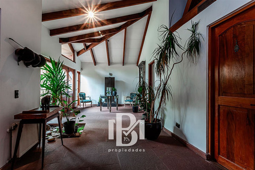 Casa En Venta De 5 Dorm. Camino San Antonio Las Condes