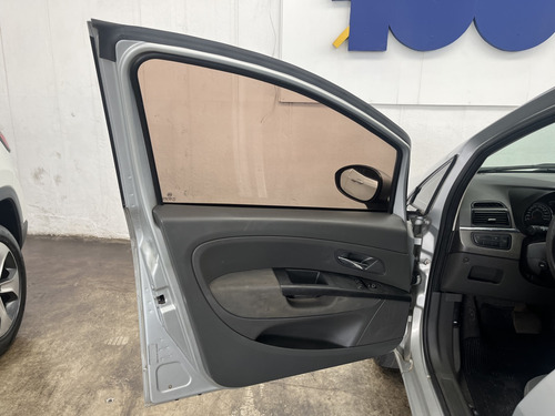 Fiat Punto 1.8 ESSENCE 16V FLEX 4P AUTOMATIZADO