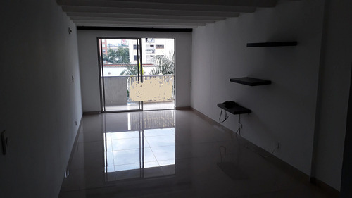 Venta De Apartamento Prados Del Norte, Norte De Cali, 8205.