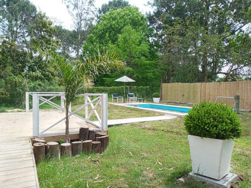 Imagen 3 de 14 de Chalet A Estrenar Con Piscina Y Cercada Punta Del Este