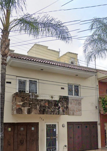 Casa En Venta Adjudicada En Calle Antonio Enríquez, Libertad, Guadalajara, Jalisco, 70 Ajrj